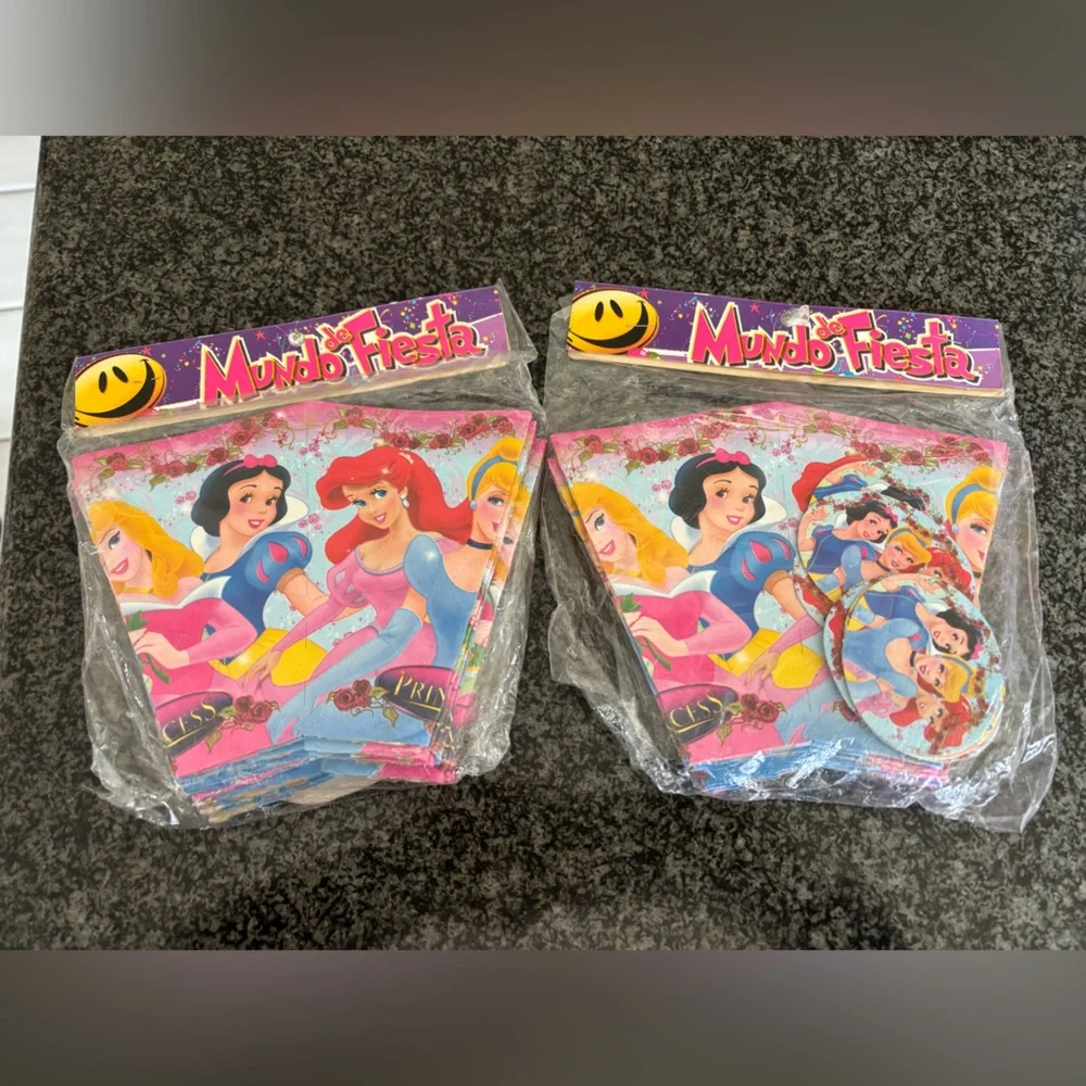 2 Disney princess party popcorn/snack disposables tableware, 10 each